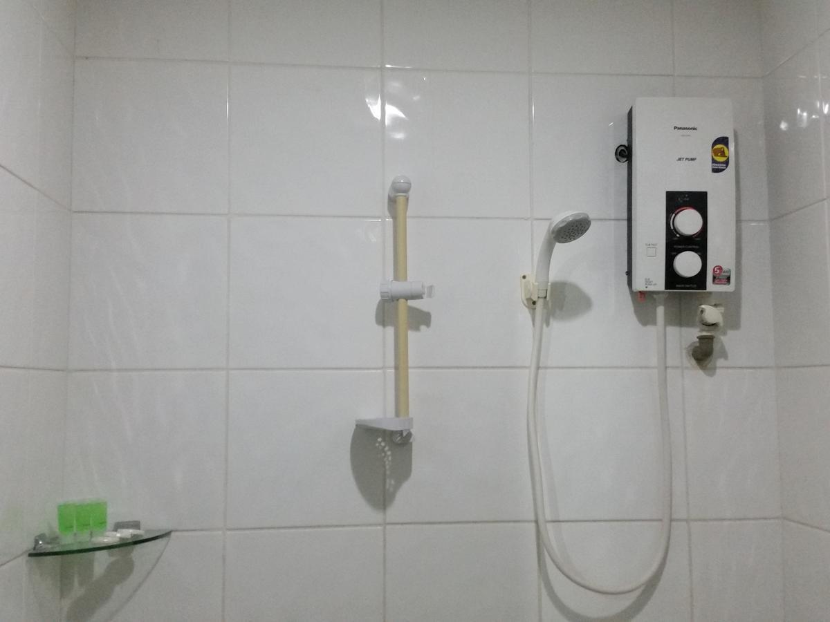 1Libaran Hotel Sandakan Bagian luar foto